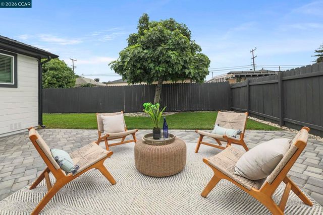 2818 Greenwood Dr, San Pablo, CA 94806