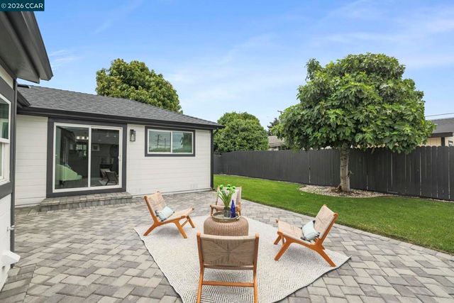 2818 Greenwood Dr, San Pablo, CA 94806