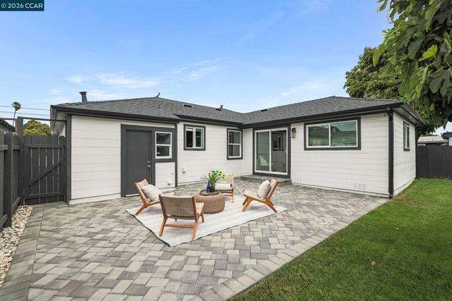 2818 Greenwood Dr, San Pablo, CA 94806