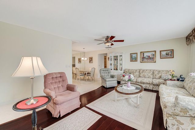 7206 W Oakridge Circle D, Lake Worth, FL 33462