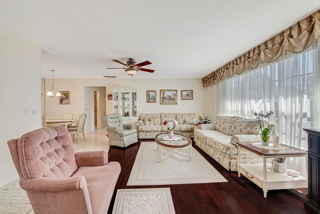 7206 W Oakridge Circle D, Lake Worth, FL 33462