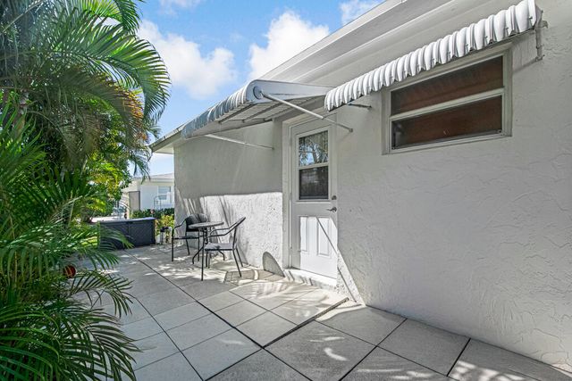 7206 W Oakridge Circle D, Lake Worth, FL 33462