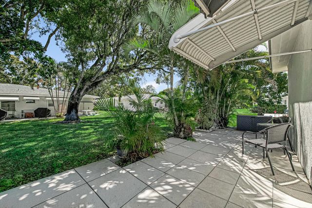 7206 W Oakridge Circle D, Lake Worth, FL 33462