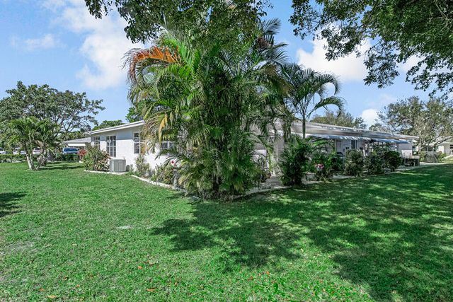 7206 W Oakridge Circle D, Lake Worth, FL 33462