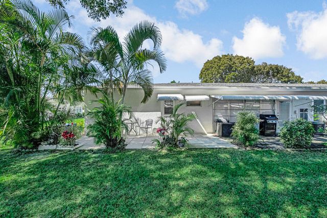 7206 W Oakridge Circle D, Lake Worth, FL 33462