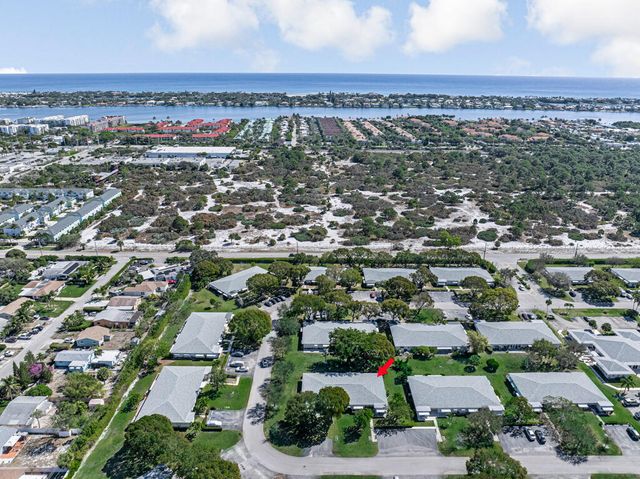 7206 W Oakridge Circle D, Lake Worth, FL 33462