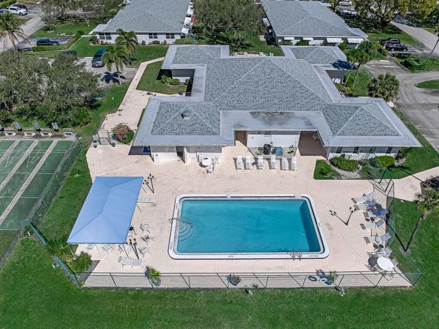 7206 W Oakridge Circle D, Lake Worth, FL 33462