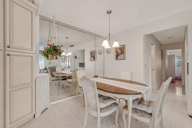 7206 W Oakridge Circle D, Lake Worth, FL 33462