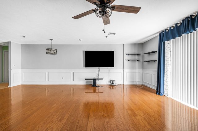 21 Dallas Dr 202, Dracut, MA 01826