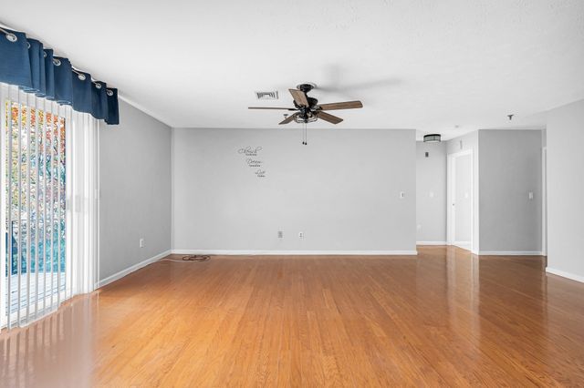 21 Dallas Dr 202, Dracut, MA 01826