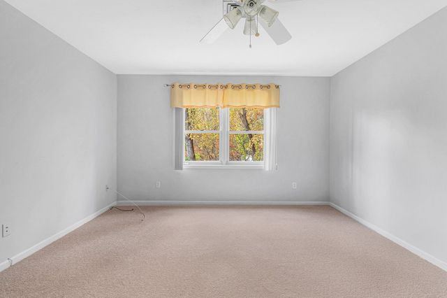 21 Dallas Dr 202, Dracut, MA 01826