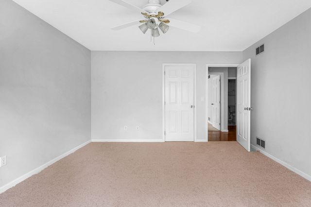21 Dallas Dr 202, Dracut, MA 01826
