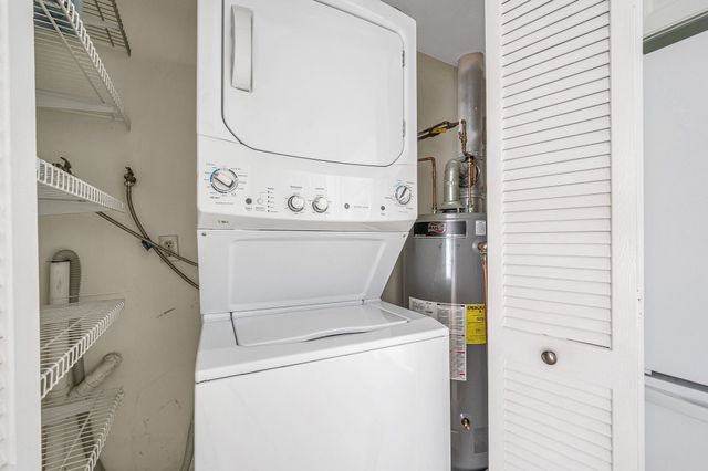 21 Dallas Dr 202, Dracut, MA 01826