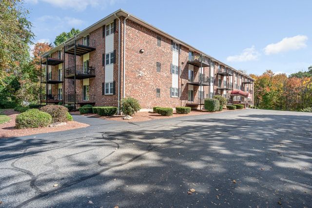 21 Dallas Dr 202, Dracut, MA 01826