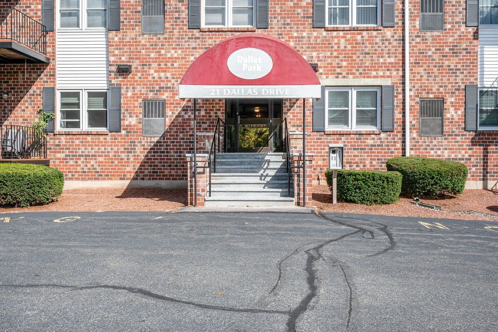 21 Dallas Dr 202, Dracut, MA 01826