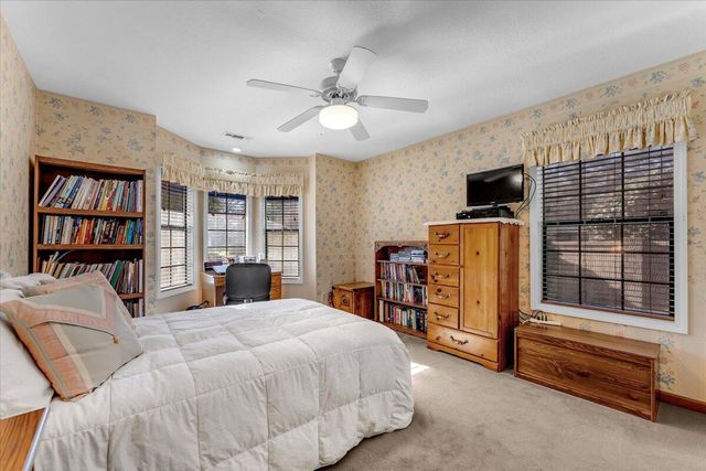 2850 Balaton Avenue, Redding, CA 96001