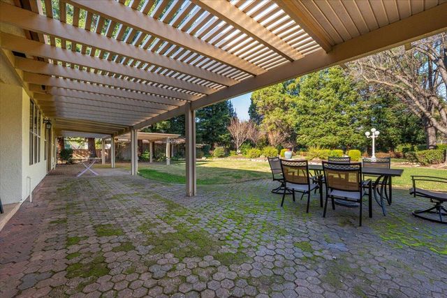 2850 Balaton Avenue, Redding, CA 96001