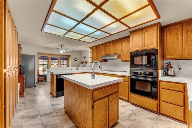 2850 Balaton Avenue, Redding, CA 96001