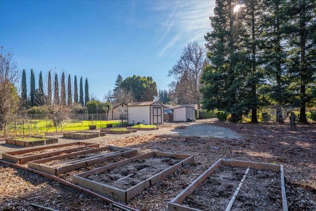 2850 Balaton Avenue, Redding, CA 96001