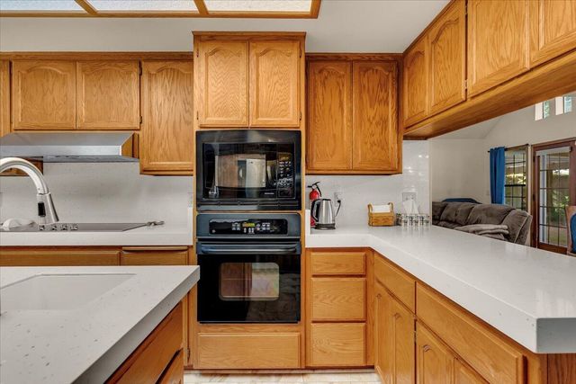 2850 Balaton Avenue, Redding, CA 96001