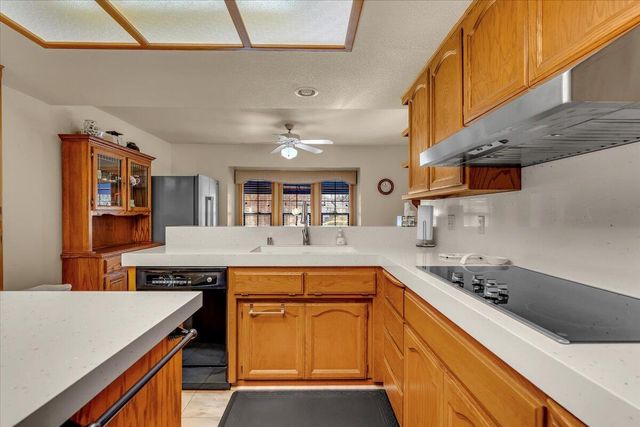 2850 Balaton Avenue, Redding, CA 96001