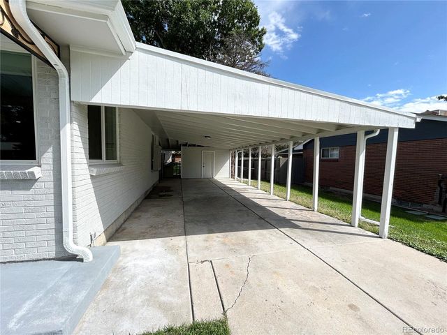 5010 S Fox St, Englewood, CO 80110