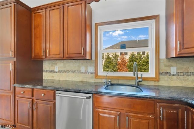 95 Calvert Ave E, Edison Twp., NJ 08820