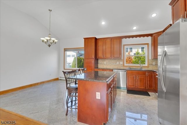 95 Calvert Ave E, Edison Twp., NJ 08820