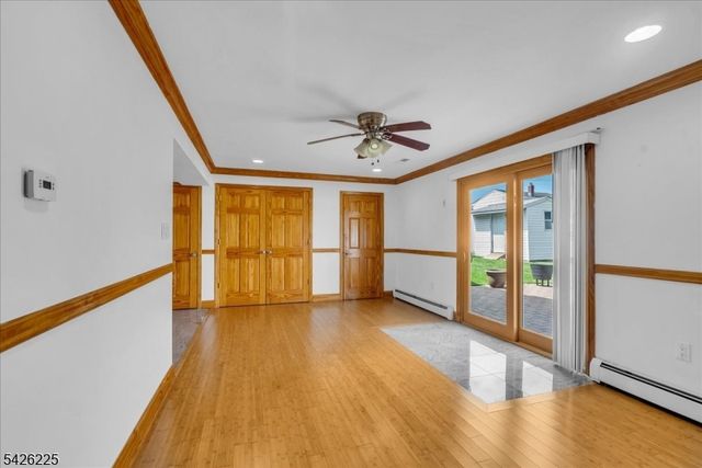 95 Calvert Ave E, Edison Twp., NJ 08820