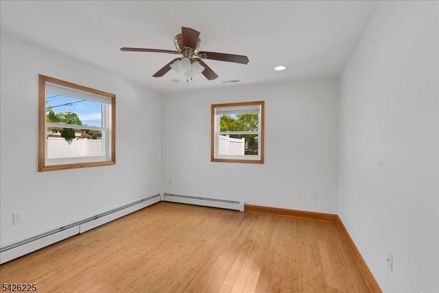 95 Calvert Ave E, Edison Twp., NJ 08820