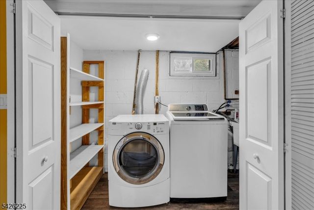 95 Calvert Ave E, Edison Twp., NJ 08820