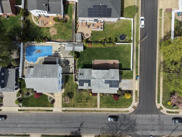 95 Calvert Ave E, Edison Twp., NJ 08820