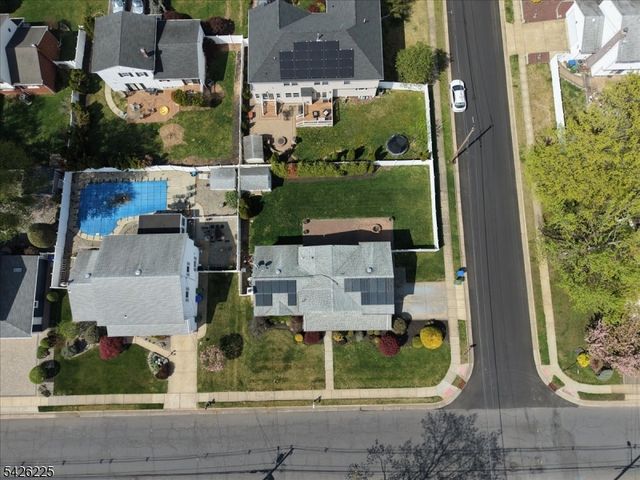 95 Calvert Ave E, Edison Twp., NJ 08820