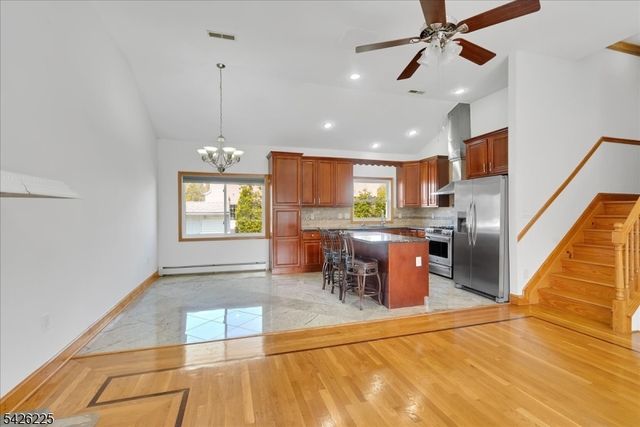 95 Calvert Ave E, Edison Twp., NJ 08820