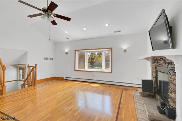 95 Calvert Ave E, Edison Twp., NJ 08820