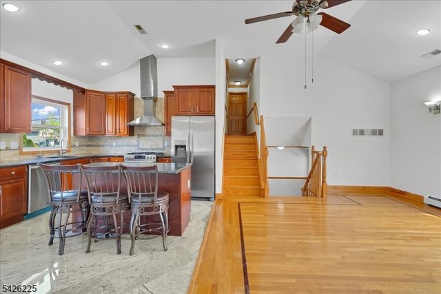 95 Calvert Ave E, Edison Twp., NJ 08820