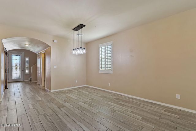 3921 DESERT DUNES Drive, El Paso, TX 79938