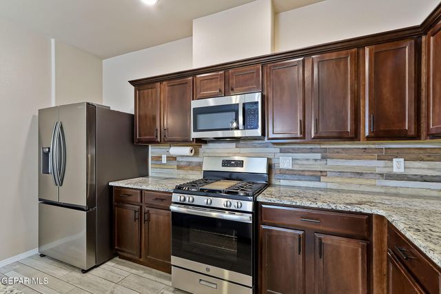 3921 DESERT DUNES Drive, El Paso, TX 79938