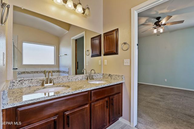 3921 DESERT DUNES Drive, El Paso, TX 79938