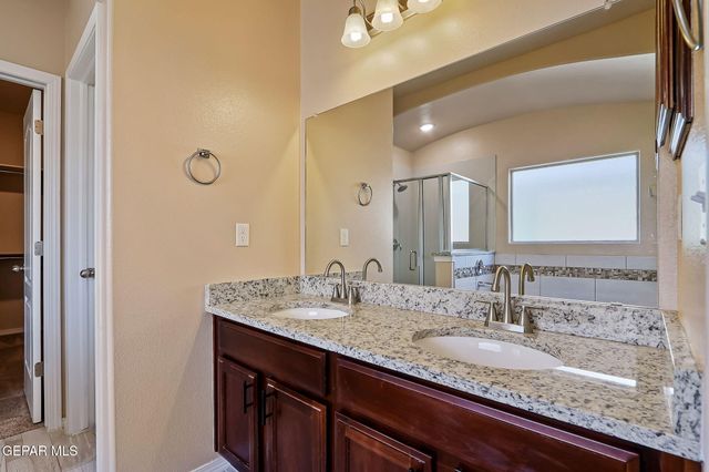 3921 DESERT DUNES Drive, El Paso, TX 79938