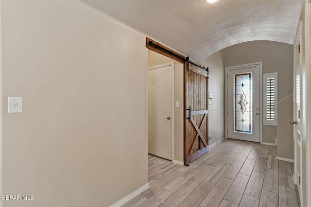 3921 DESERT DUNES Drive, El Paso, TX 79938