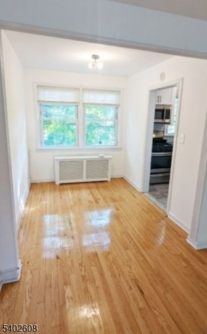 44 Meadowbrook Pl, Maplewood Twp., NJ 07040