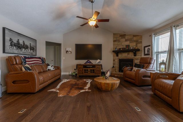 5739 S Cottonwood Drive, Battlefield, MO 65619