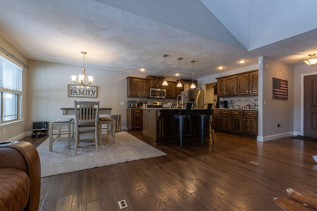 5739 S Cottonwood Drive, Battlefield, MO 65619