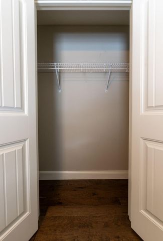 5739 S Cottonwood Drive, Battlefield, MO 65619