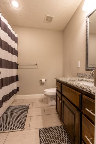 5739 S Cottonwood Drive, Battlefield, MO 65619