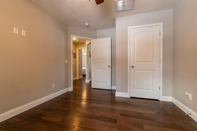 5739 S Cottonwood Drive, Battlefield, MO 65619