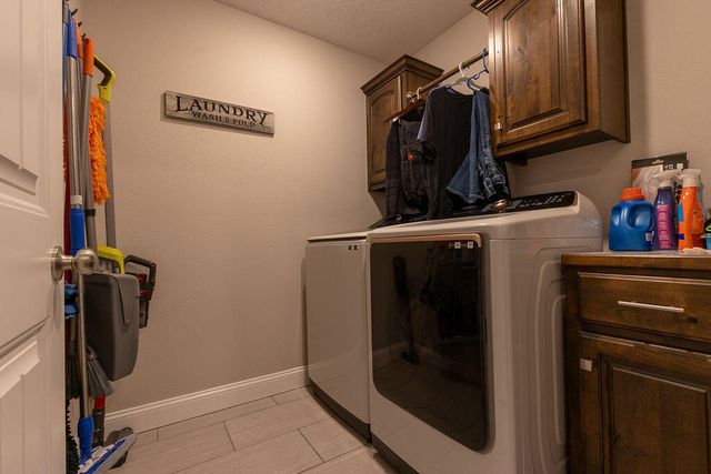 5739 S Cottonwood Drive, Battlefield, MO 65619