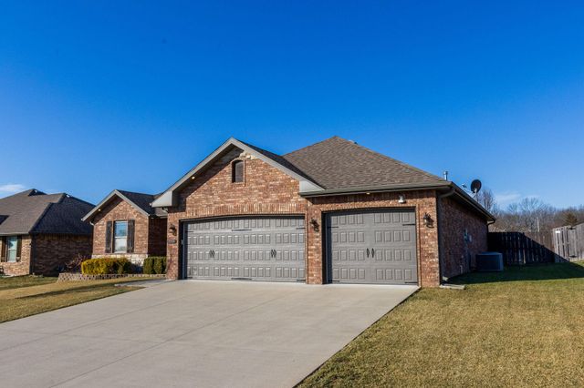 5739 S Cottonwood Drive, Battlefield, MO 65619