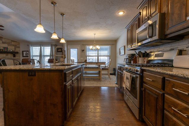 5739 S Cottonwood Drive, Battlefield, MO 65619